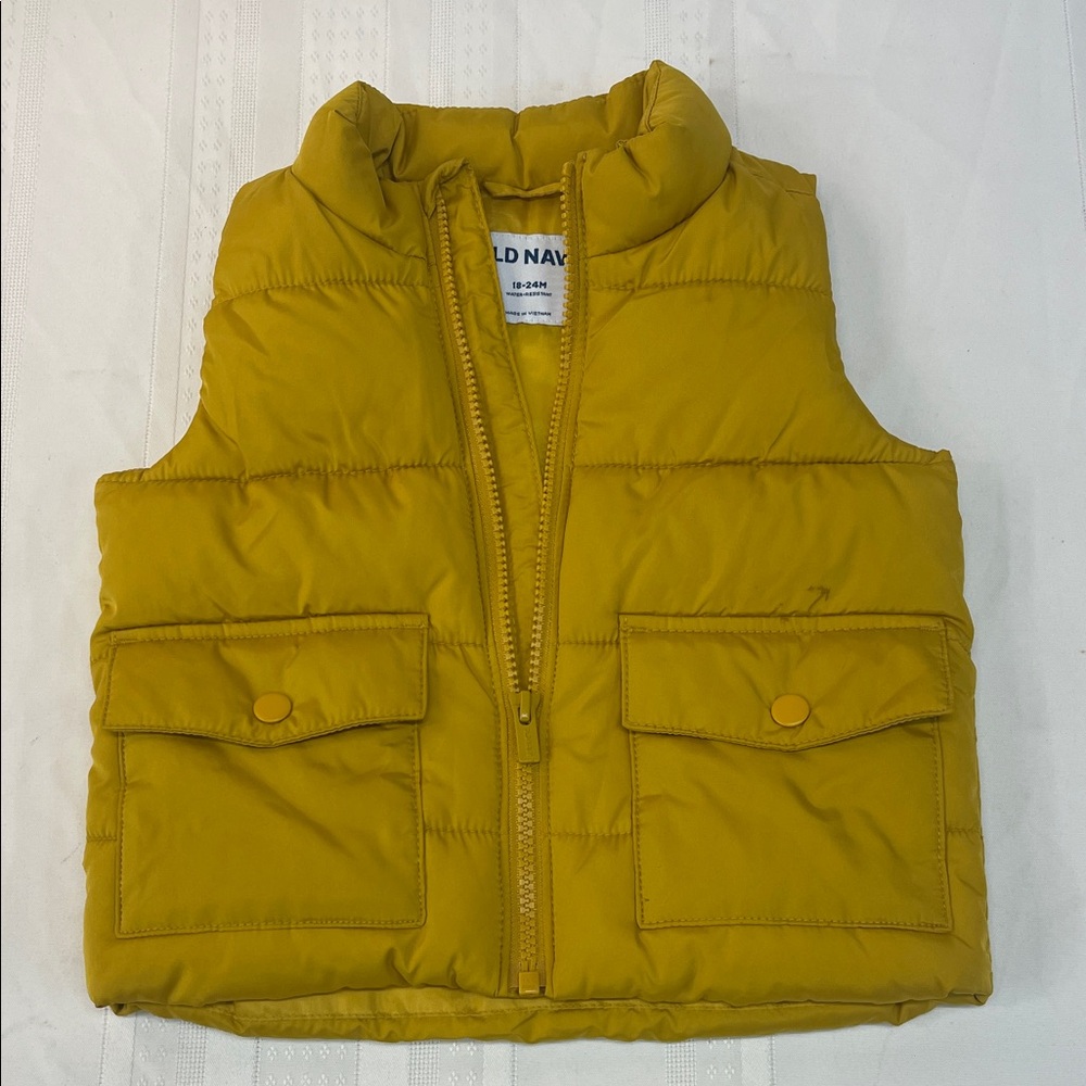 Old Navy Unisex Frost-Free Water-Resistant Puffer Vest for Toddlers 18-24 months